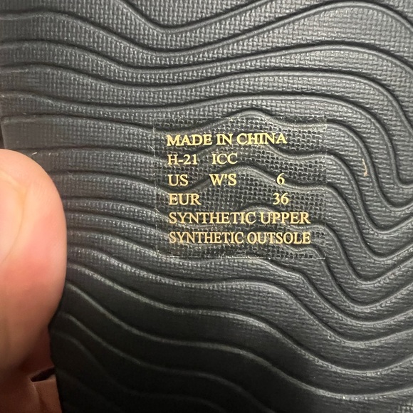 Reef Women's Black Flip Flop Sandals - Picture 4 of 4